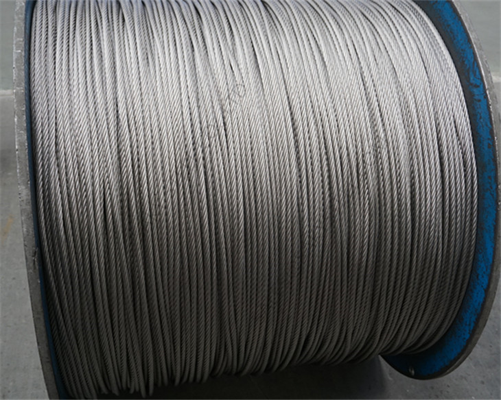 तार डोरी कोर प्रकारले स्टेनलेस स्टील डोरीको प्रदर्शनलाई कसरी असर गर्छ