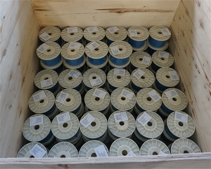 Small stainless steel wire rope spools packed in wooden case