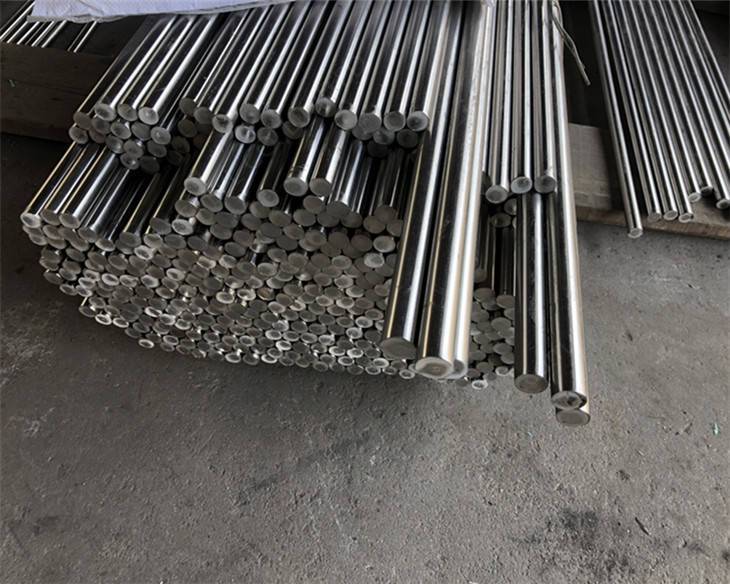 400 цуврал зэвэрдэггүй ган зэвэрдэг үү?