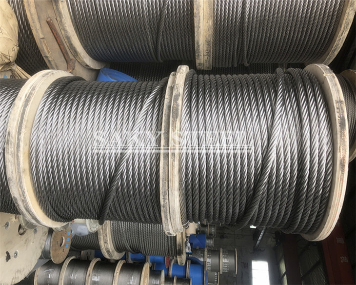 What are the main factors affecting the corrosion resistance of stainless steel wire ropes?