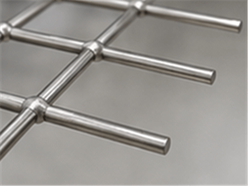 Overhanging wire edge on stainless steel welded mesh