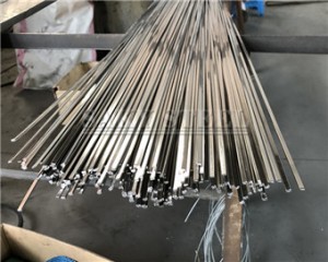 štvorhranný drôt z nehrdzavejúcej ocele